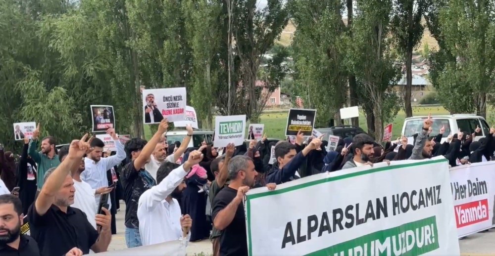 Dumlu Cezaevi Önünde Kuytul Protestosu.. Güvenlik Önlemleri Artırıldı!