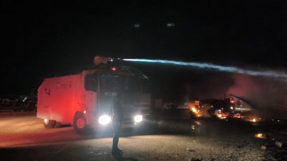 Antalya Balıkçı Barınağı’nda Yangın: 20’den Fazla Tekne Küle Döndü