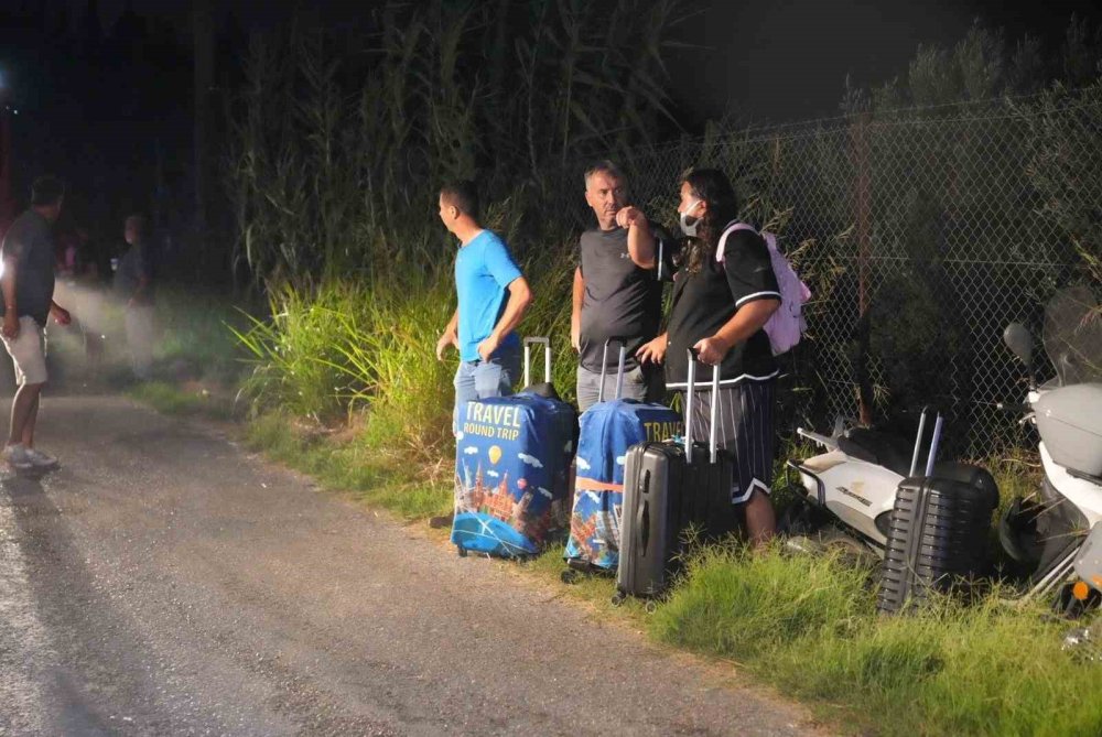 Fethiye’de Orman Yangını Yerleşim Yerlerine Ulaştı.. 574 Kişi Tahliye Edildi