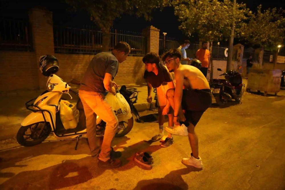 Fethiye’de Orman Yangını Yerleşim Yerlerine Ulaştı.. 574 Kişi Tahliye Edildi