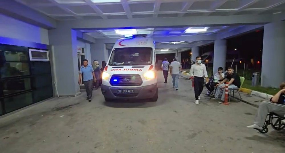 Bursa’da Düğün Yemeği Sonrası Rahatsızlanan 50 Kişi Hastanelik Oldu