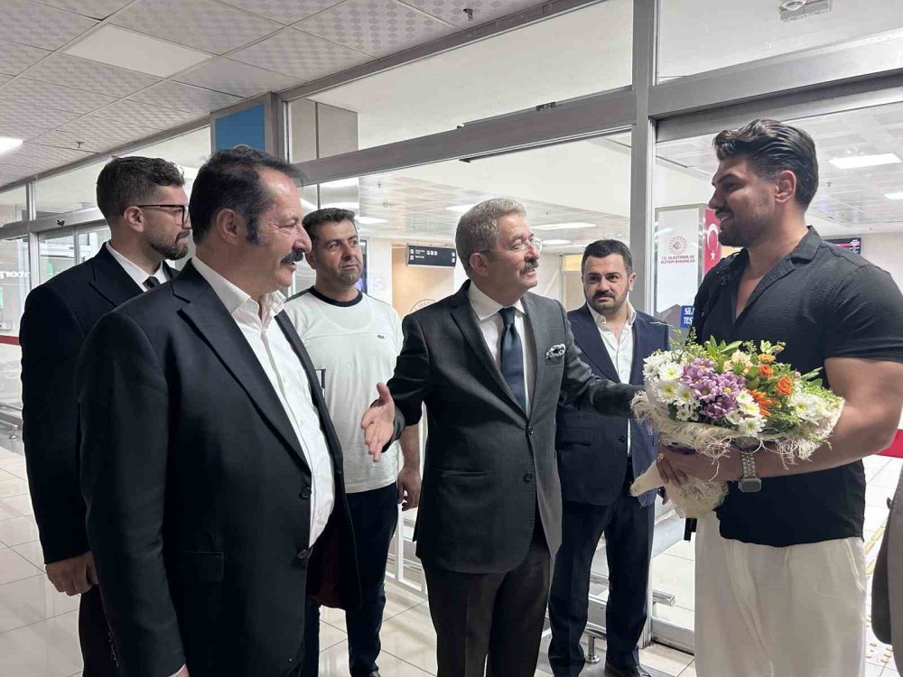 Tahran’dan Van’a İlk Direkt Uçak İndi.. Seferler Haftada İki Gün Yapılacak!