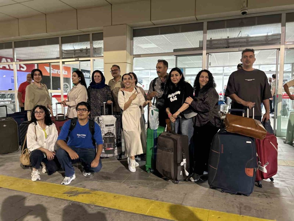 Tahran’dan Van’a İlk Direkt Uçak İndi.. Seferler Haftada İki Gün Yapılacak!