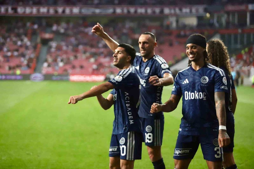 Süper Lig’de Günün Maçları Tamamlandı.. Fenerbahçe Deplasmanda 2-0 Kazandı!