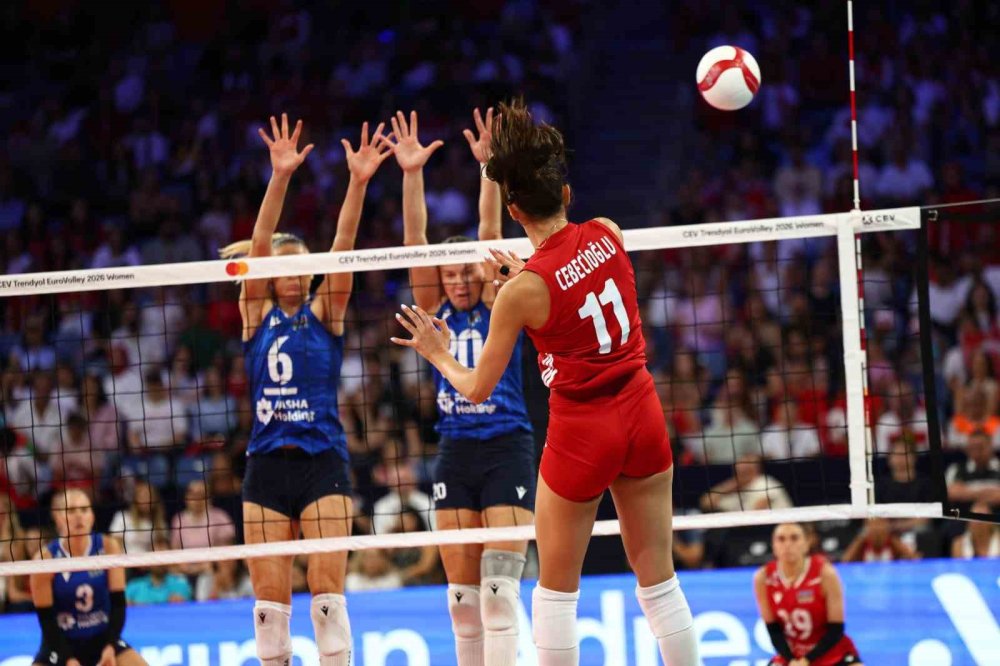 A Milli Kadın Voleybol Takımı Azerbaycan’ı 3-0 Geçti.. Avrupa’da Çeyrek Final Bileti!