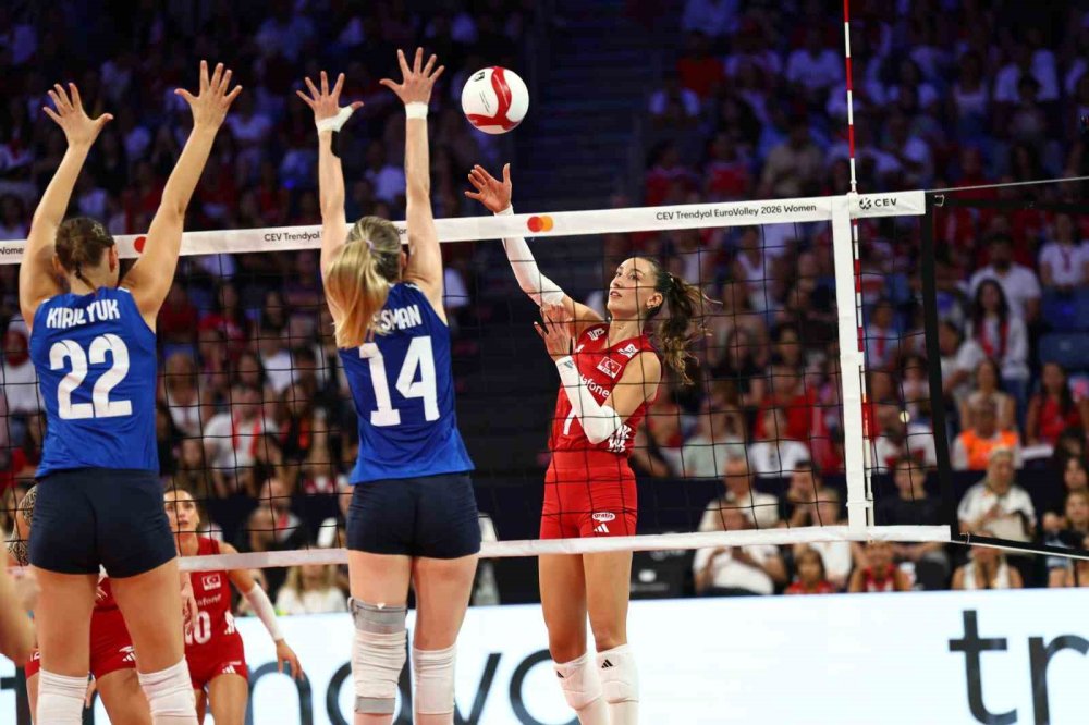 A Milli Kadın Voleybol Takımı Azerbaycan’ı 3-0 Geçti.. Avrupa’da Çeyrek Final Bileti!