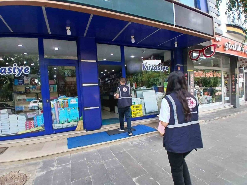 Kars’ta Okul Alışverişi Öncesi Kırtasiyelere Denetim.. Fiyatlar ve Etiketler İncelendi!