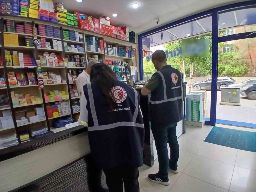 Kars’ta Okul Alışverişi Öncesi Kırtasiyelere Denetim.. Fiyatlar ve Etiketler İncelendi!