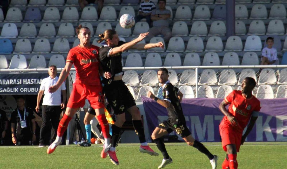 Iğdır FK, Manisa FK’yı Dört Golle Geçti.. Afena-Gyan’dan İki Gol!