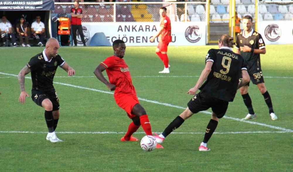Iğdır FK, Manisa FK’yı Dört Golle Geçti.. Afena-Gyan’dan İki Gol!
