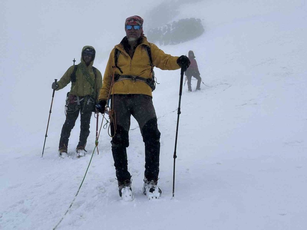 İki Gün, İki Zirve.. Rota Doğa Spor Kulübü Antrenörleri Kazbek’e Tırmandı!