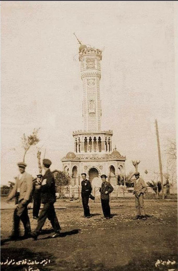 İzmir’in 125 Yıllık Zaman Tanığı.. Saat Kulesi Konak Meydanı’nda Ayakta!