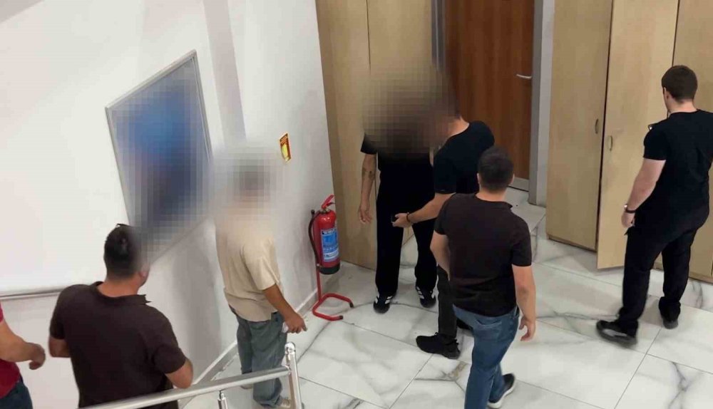Yasa Dışı Bahis Ve Banka Kartlarının Kötüye Kullanılması Operasyonunda 5 Gözaltı