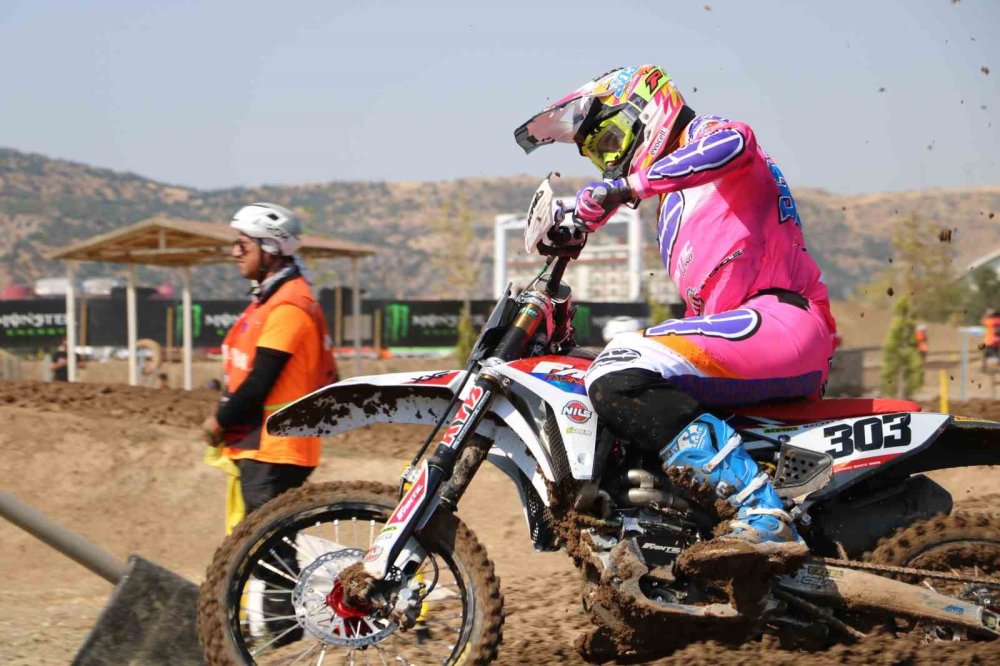 Dünya Motokros Şampiyonası Afyon’da Başladı.. 23 Ülkeden Sporcular Yarışıyor!