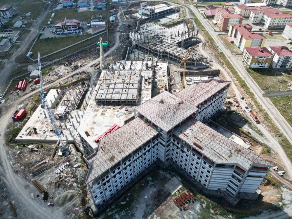 Kars’ın 500 Yataklı Yeni Hastanesi Yükseliyor.. İnşaatta Yüzde 65 Seviyesine Ulaşıldı!