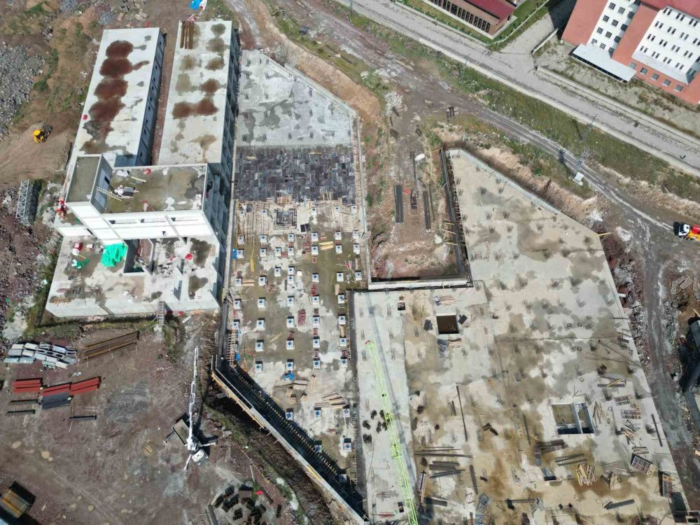 Kars’ın 500 Yataklı Yeni Hastanesi Yükseliyor.. İnşaatta Yüzde 65 Seviyesine Ulaşıldı!