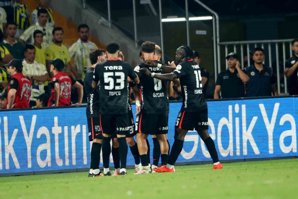 Süper Lig’de Günün Ardından.. Beşiktaş Derbiyi Kazandı, Erzurumspor İlk Galibiyetini Aldı!