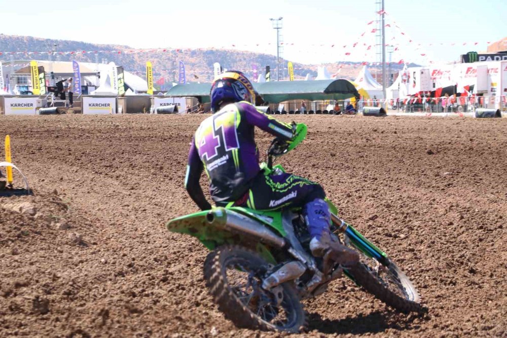 MXGP Türkiye’de İlk Yarış Tamamlandı.. Jeffrey Herlings Afyon’da Zirveye Çıktı!