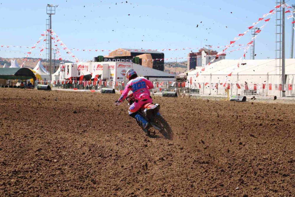 MXGP Türkiye’de İlk Yarış Tamamlandı.. Jeffrey Herlings Afyon’da Zirveye Çıktı!