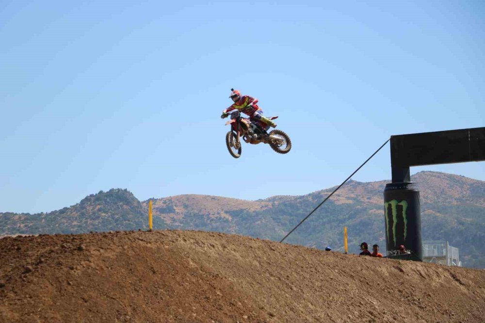 MXGP Türkiye’de İlk Yarış Tamamlandı.. Jeffrey Herlings Afyon’da Zirveye Çıktı!