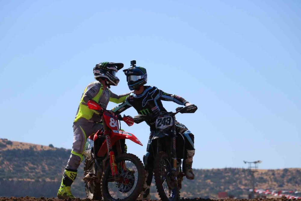 MXGP Türkiye’de İlk Yarış Tamamlandı.. Jeffrey Herlings Afyon’da Zirveye Çıktı!