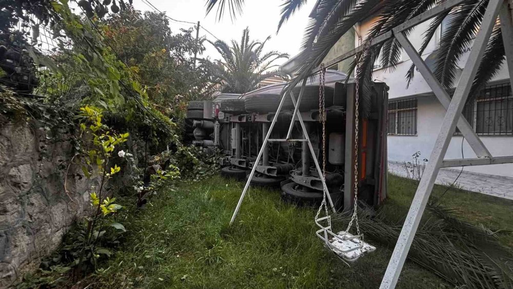 Akçakoca-Alaplı Yolunda Feci Kaza: 4 Ölü, 8 Yaralı