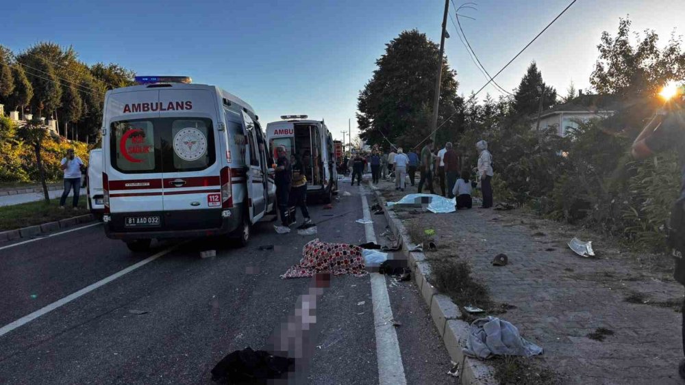 Akçakoca-Alaplı Yolunda Feci Kaza: 4 Ölü, 8 Yaralı