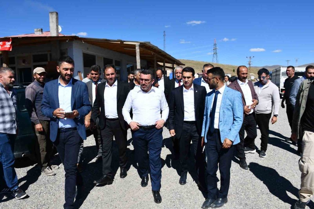 Adem Çalkın Sarıkamış’ta Köyleri Gezdi.. Yol ve Altyapı Çalışmalarını İnceledi!
