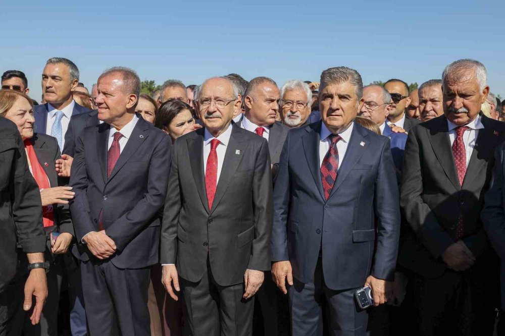 Chp Genel Başkanı Kılıçdaroğlu Anıtkabir’i Ziyaret Etti