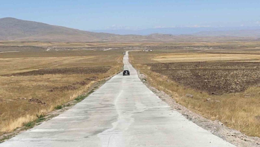 Kars’ta Köy Yollarında Beton Yol Dönemi: Vali Polat Ve Milletvekili Çalkın Yağlıca’da İncelemelerde Bulundu