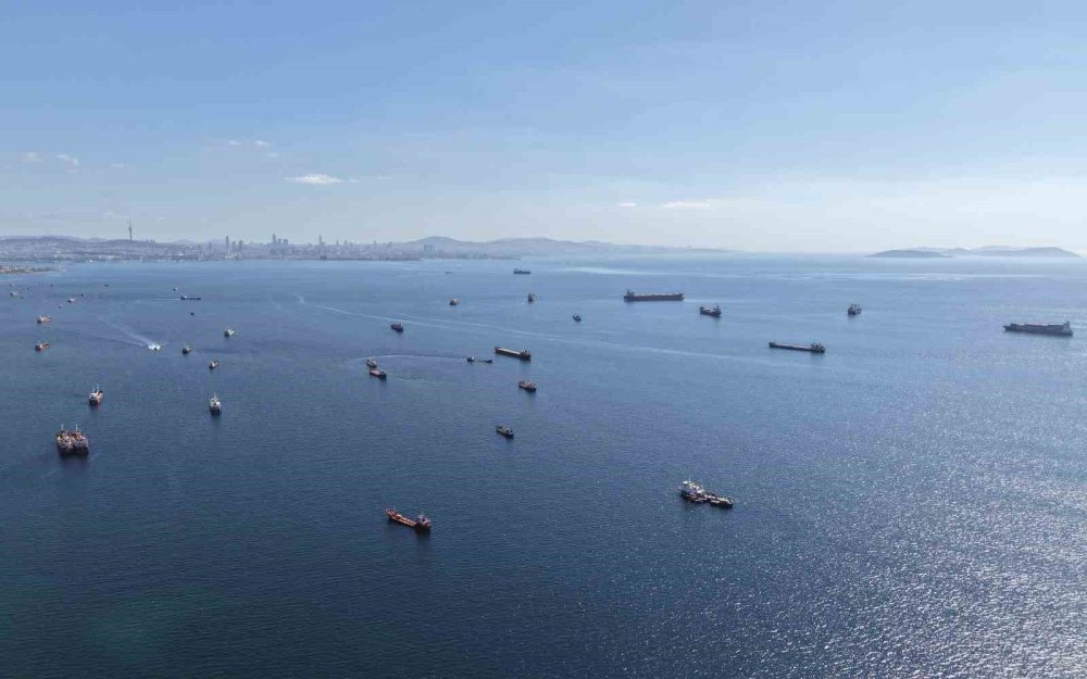 Karadeniz’de Saldırı Riski Deniz Ticaretini Vurdu.. Gemiler Marmara’da Bekliyor!