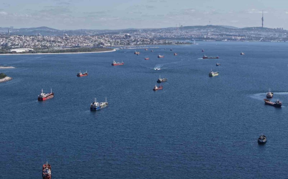 Karadeniz’de Saldırı Riski Deniz Ticaretini Vurdu.. Gemiler Marmara’da Bekliyor!