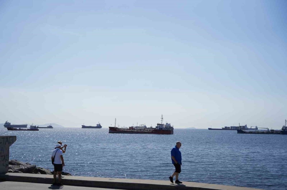 Karadeniz’de Saldırı Riski Deniz Ticaretini Vurdu.. Gemiler Marmara’da Bekliyor!