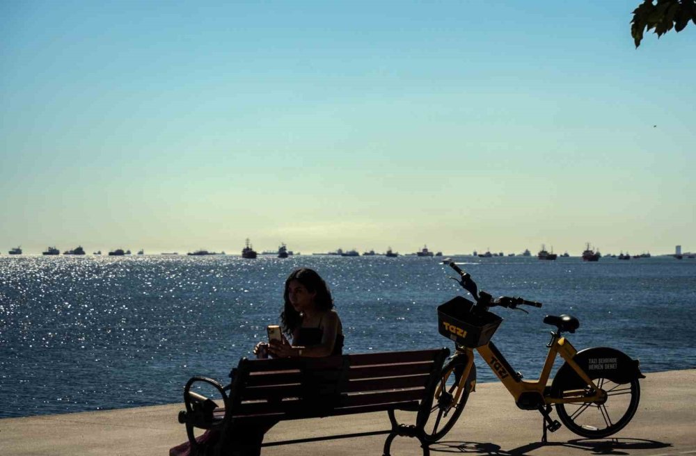 Karadeniz’de Saldırı Riski Deniz Ticaretini Vurdu.. Gemiler Marmara’da Bekliyor!
