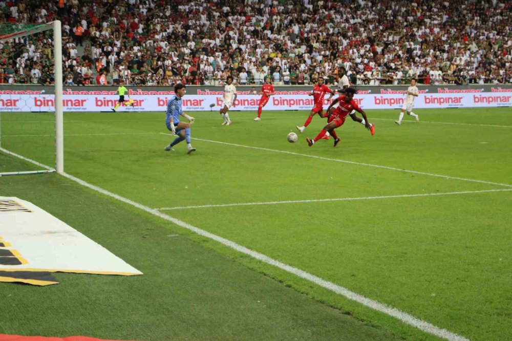 Süper Lig’de Günün Sonuçları.. Galatasaray Liderliğini Sürdürdü, Amed Fark Attı!