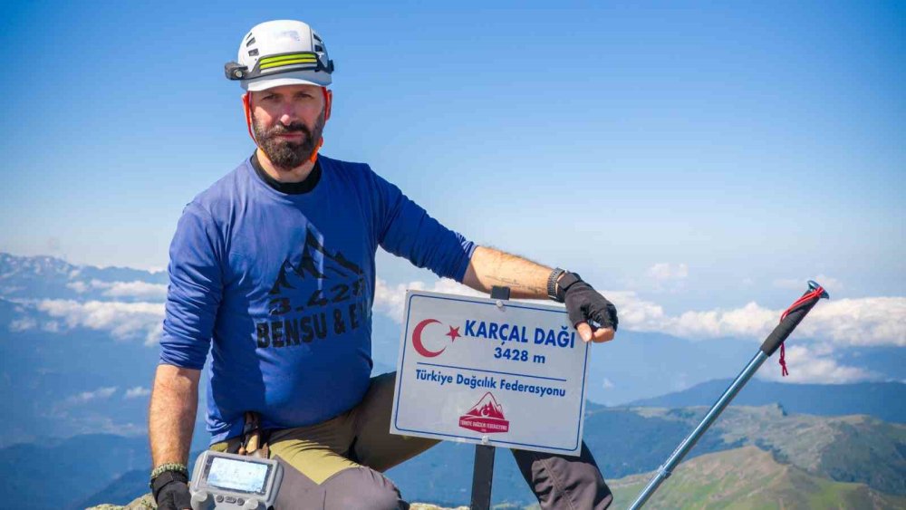 Karçal Dağı’nın 3 Bin 428 Metrelik Zirvesi Havadan Görüntülendi.. Sis Denizi!