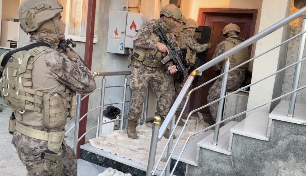 Iğdır Merkezli 7 İlde Suç Örgütü Operasyonu.. Baskınlarda 12 Şüpheli Yakalandı!