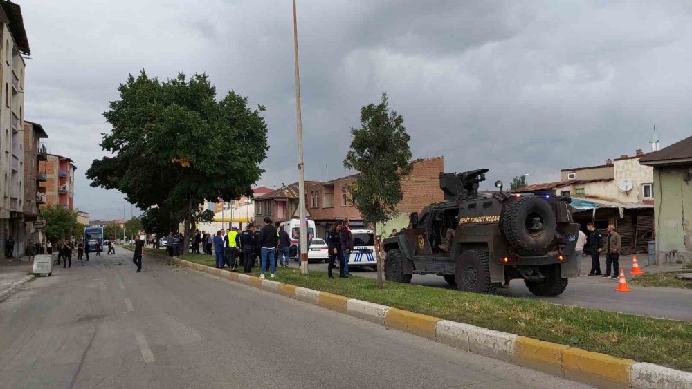 Erzurum’un Yakutiye İlçesinde Silahlı Çatışma Çıktı.. 1’i Polis 12 Kişi Yaralandı!