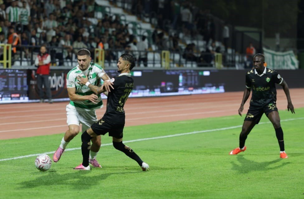 Iğdır FK İki Kez Öne Geçti.. Muğlaspor 90+3’te Attığı Golle 1 Puan Aldı!
