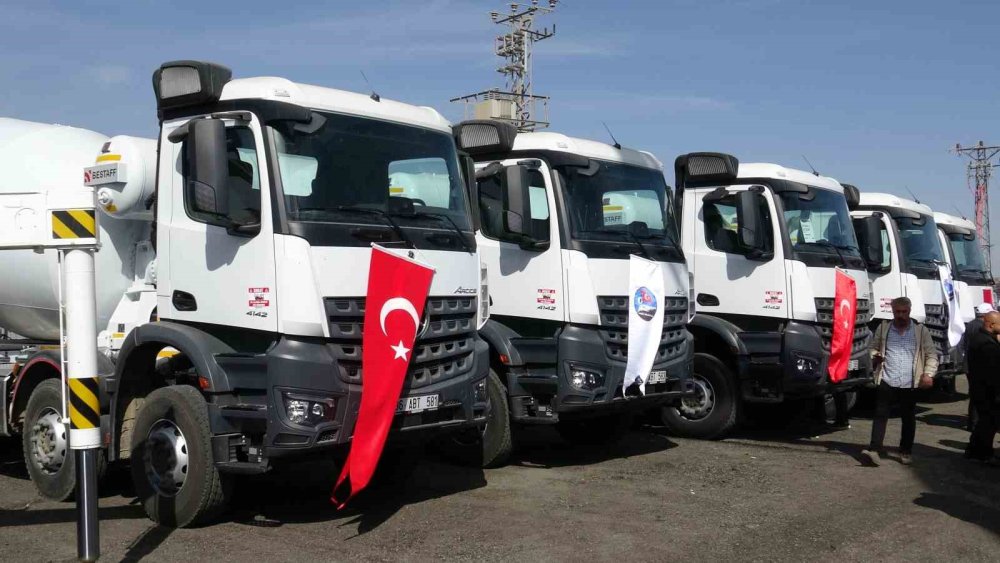 Kars Belediyesi’nin Üretim Gücü Genişledi.. 53 Yeni İş Makinesi Hizmete Girdi!