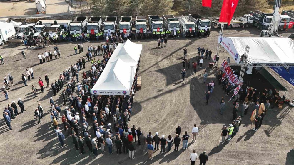 Kars Belediyesi’nin Üretim Gücü Genişledi.. 53 Yeni İş Makinesi Hizmete Girdi!