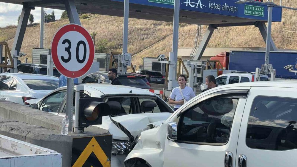 Kuzey Marmara Otoyolu’nda Zincirleme Kaza: 2 Yaralı
