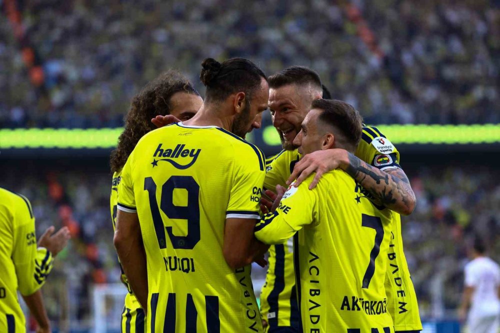 Süper Lig’de 6. Hafta Heyecanı.. Fenerbahçe Farklı Kazandı, Amedspor Beşiktaş’ı Devirdi!