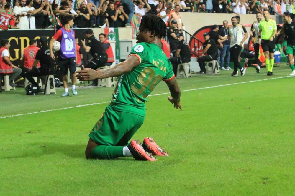 Trendyol Süper Lig: Amed Sportif Faaliyetler: 2 - Beşiktaş: 0 (i̇lk Yarı)