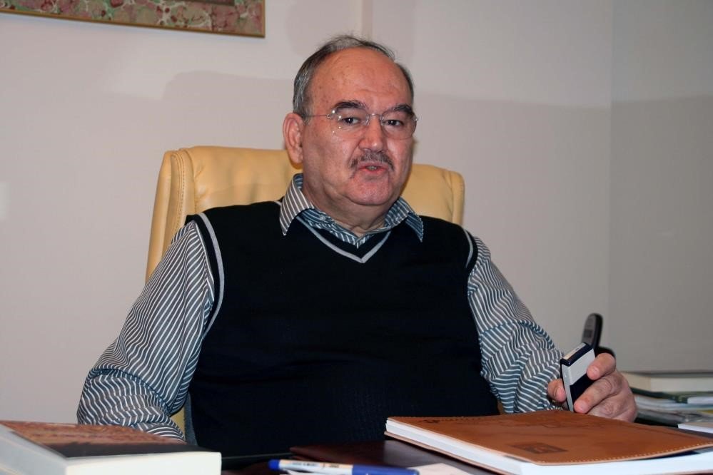 İzmir’in Eski Belediye Başkanı Özfatura Hayatını Kaybetti.. İki Dönem Görev Yapmıştı!
