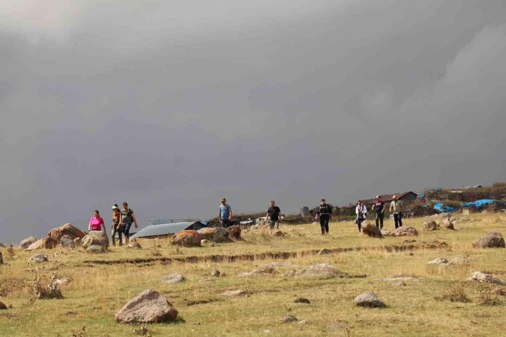 Yasamal Yaylaları’nda Doğayla İç İçe 15 Kilometrelik Rota.. Üç İlin Kesişiminde Trekking!