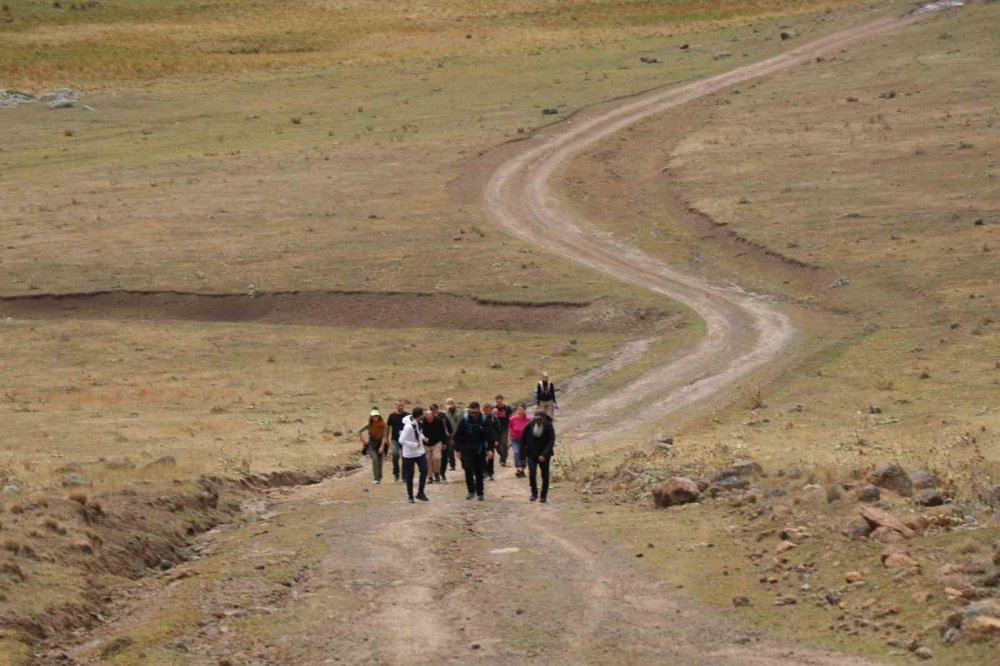 Yasamal Yaylaları’nda Doğayla İç İçe 15 Kilometrelik Rota.. Üç İlin Kesişiminde Trekking!