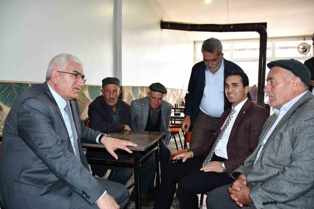 Sarıkamış’ta AK Parti Saha Çalışması.. Milletvekili Mehmet Emin Öz Esnafın Taleplerini Dinledi!
