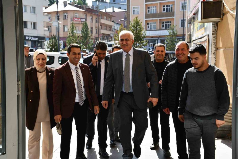 Sarıkamış’ta AK Parti Saha Çalışması.. Milletvekili Mehmet Emin Öz Esnafın Taleplerini Dinledi!