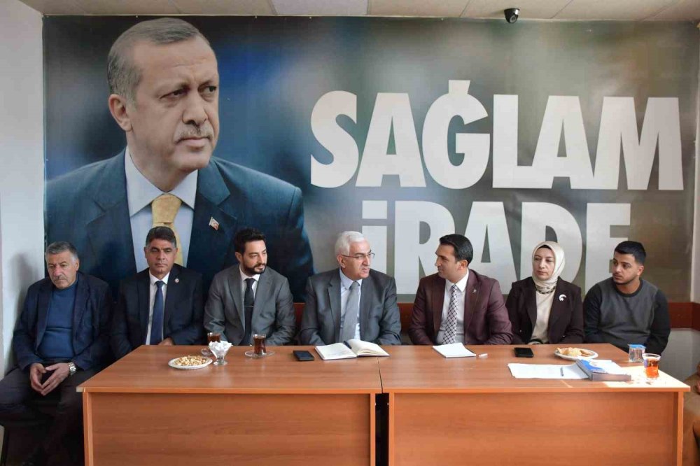 Sarıkamış’ta AK Parti Saha Çalışması.. Milletvekili Mehmet Emin Öz Esnafın Taleplerini Dinledi!